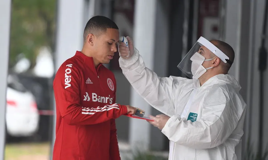 Jogador do Internacional testa positivo para coronavírus