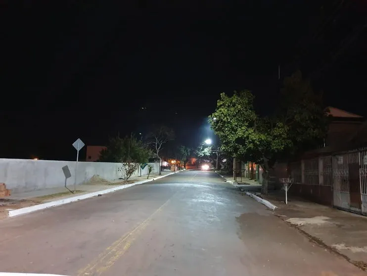 Região da Vila São Carlos ganha nova iluminação em Apucarana