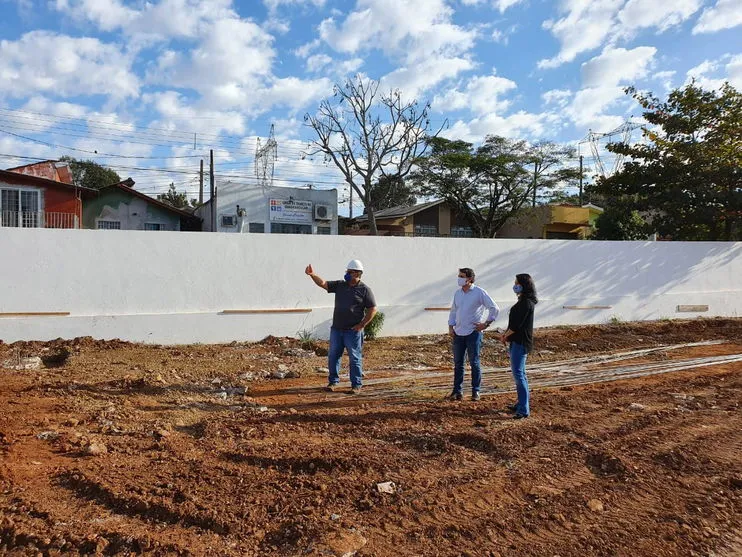 Escola no 'Djalma Mendes', em Apucarana, ganha quadra coberta