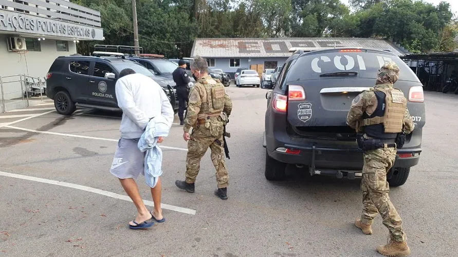 Dupla que planejava roubo a carro-forte no interior do Paraná é presa