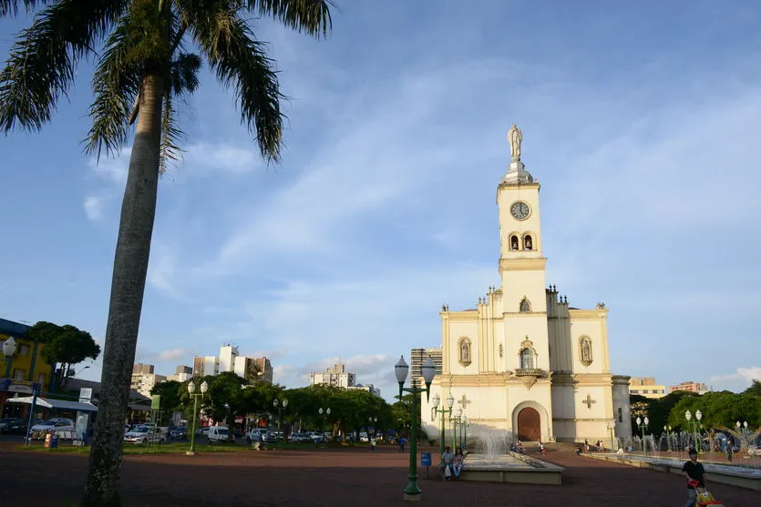 Domingo com céu claro e máxima de 25 graus em Apucarana e região