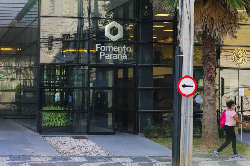 Paraná avança em projeto digital para microcrédito
