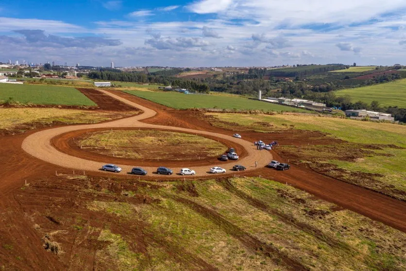 Arapongas e IFPR assinam ordem de serviço para construção de bloco didático