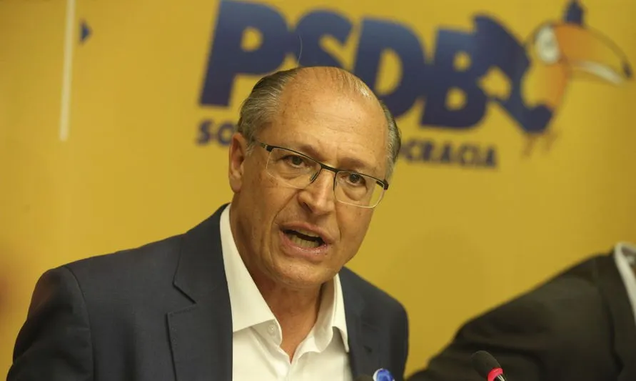 Justiça bloqueia R$ 11,3 milhões de Alckmin em inquérito sobre caixa 2