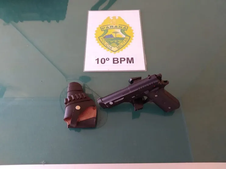 Pistola e coldre de revólver são apreendidos pela PM em Califórnia