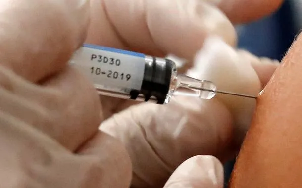 Vacina leva 9 mil brasileiros à inscrição como voluntários