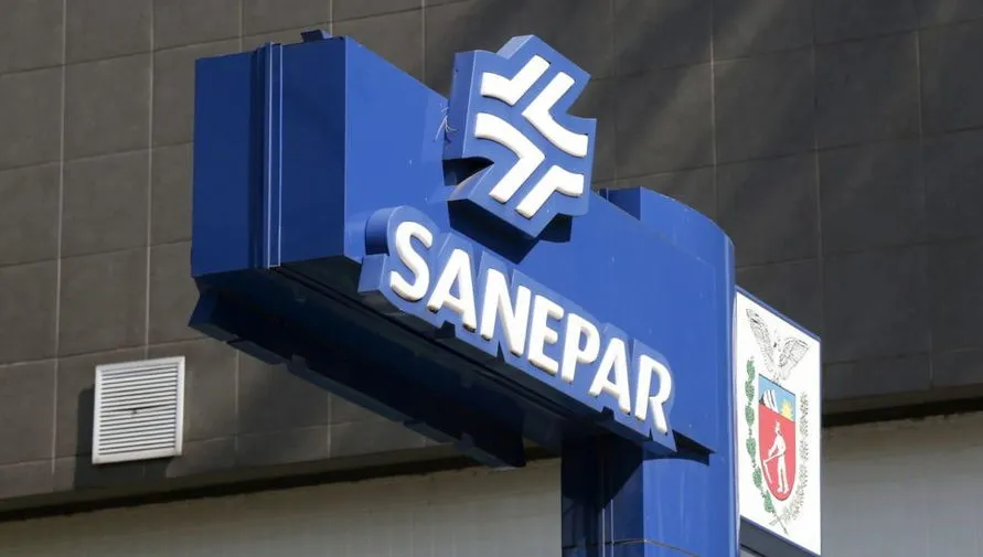 Sanepar não trabalha mais para o povo paranaense, diz deputado