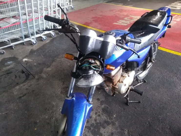 Motociclista fica ferido após bater na traseira de carro nesta manhã em Apucarana