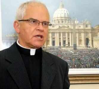 Padre Carrara denuncia pessoa que estaria pedindo dinheiro em nome da igreja