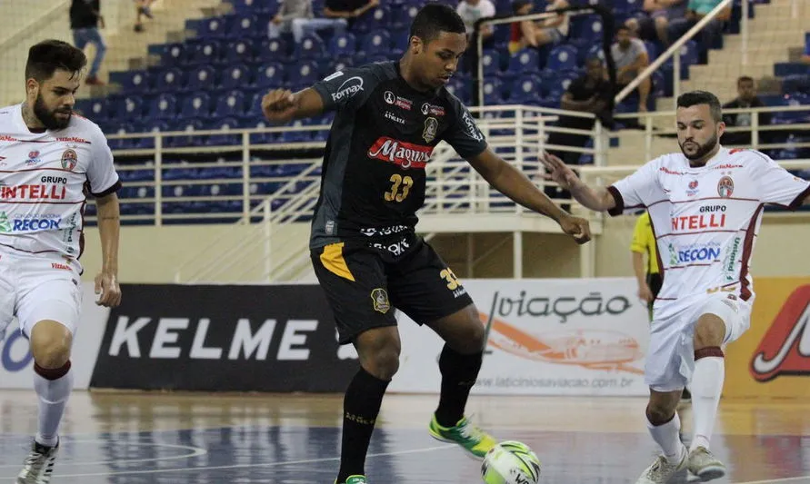Real Brasília e Praia Clube se enfrentam na Liga Nacional de Futsal