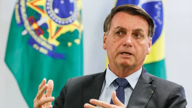 Bolsonaro diz que auxílio não é uma aposentadoria, é uma ajuda emergencial