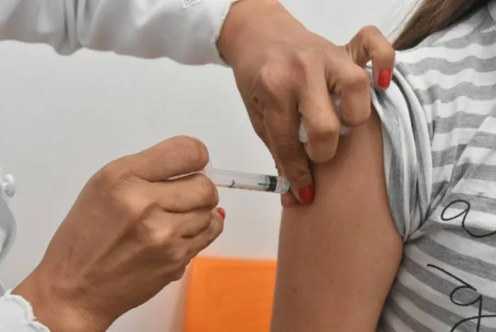 Vacina da covid-19 pode começar a ser distribuída no início de 2021