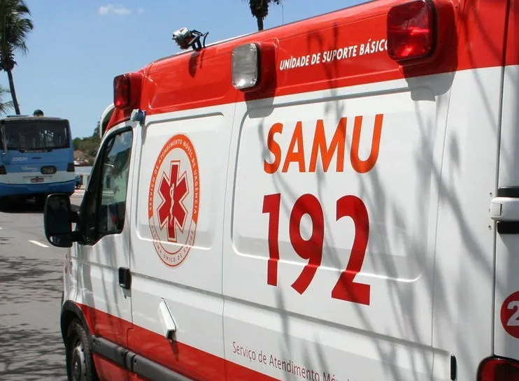 Motociclista sofre ferimentos após cair de moto no Centro de Apucarana