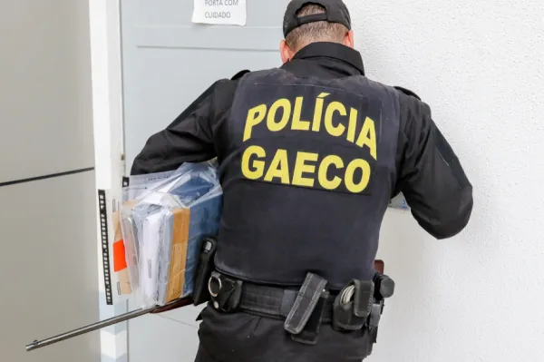 Gaeco cumpre 2 mandados de prisão e 12 de busca e apreensão no Paraná