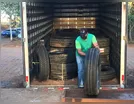 Prefeitura de Ivaiporã recebe lote de pneus da Receita Federal