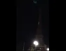 'Homem-Aranha' escala réplica da Torre Eiffel em Ivaiporã e vídeo viraliza