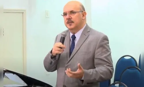 Novo ministro da educação já defendeu educar crianças 'com dor'