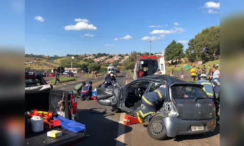 Acidente entre carro e caminhão deixa quatro feridos em Jandaia do Sul