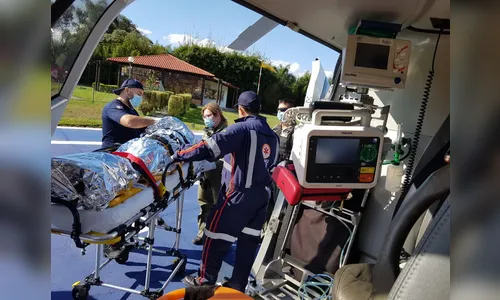 Jovem fica gravemente ferido ao tentar acender churrasqueira com gasolina na Grande Curitiba