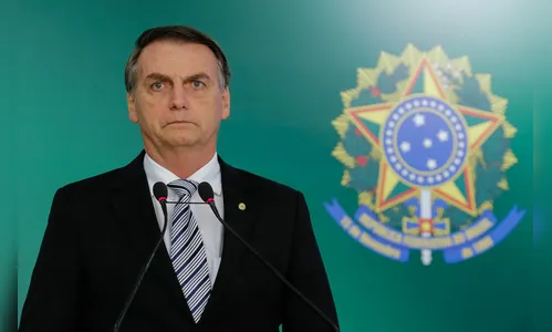 Cantor, atores, padre e até ex-jogador pedem impeachment de Bolsonaro na Câmara; veja lista