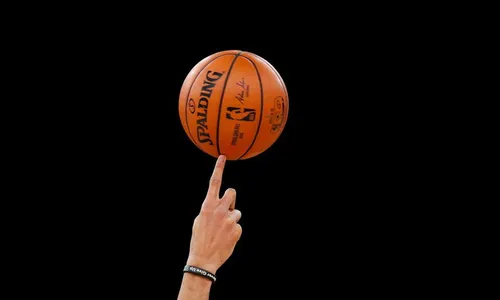 Covid-19: Dois jogadores da NBA testam positivo no Complexo da Disney