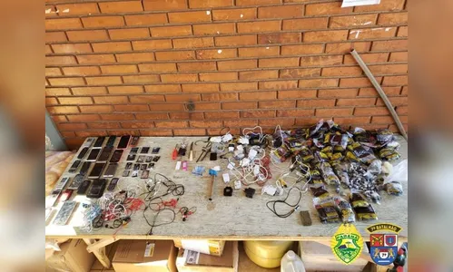 Cerca de 22 celulares e 7 kg de fumo são encontrados em cadeia feminina