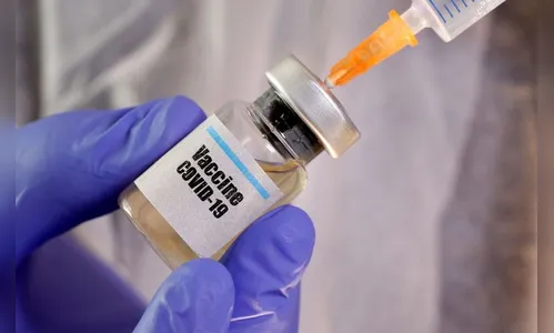 Vacina de Oxford pode ter registro aprovado em junho de 2021