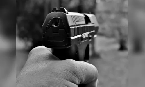 Bandido armado rouba notebooks e celulares de loja em Arapongas