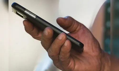Homem é flagrado filmando mulher nua em hospital de Faxinal