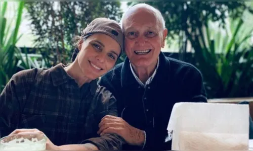 Fernanda Lima lamenta a morte do pai após quase 120 dias internado com Covid-19