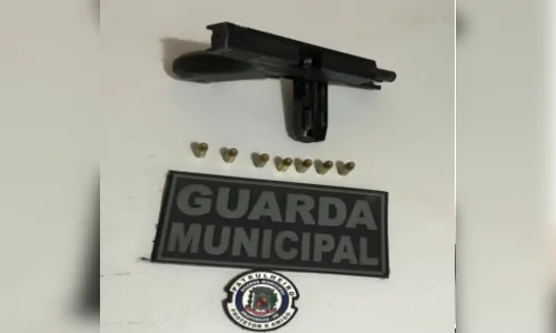 GM de Arapongas prende homem que estava armado na feira livre