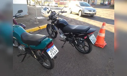 Colisão envolvendo duas motocicletas acontece na Avenida Minas Gerais