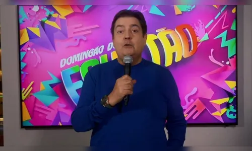 Faustão surpreende público ao mencionar 'galera da Record' ao vivo