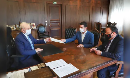 Governo propõe R$ 100 milhões para compra de vacina contra a Covid-19