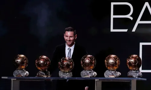 Barcelona reage ao cancelamento do Bola de Ouro exaltando Lionel Messi