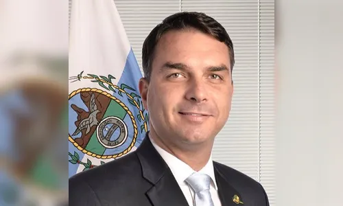 Defesa diz que Flávio Bolsonaro não teve conhecimento sobre vazamento