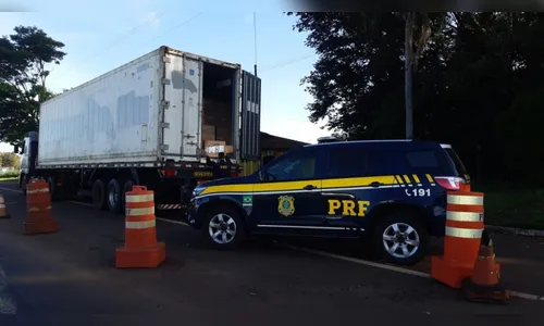 PRF apreende contêiner com R$ 2,5 milhões em cigarros em Quatro Pontes