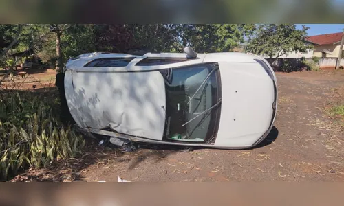 Suspeitos de roubar casa são detidos após carro que estavam capotar