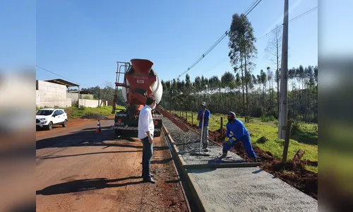 Calçada facilita acesso a trabalhadores em parque industrial