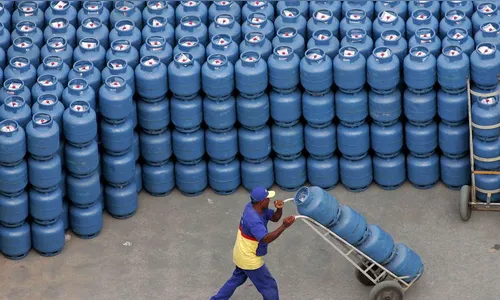 Petrobras reajusta preço do gás de cozinha em 5% nas refinarias