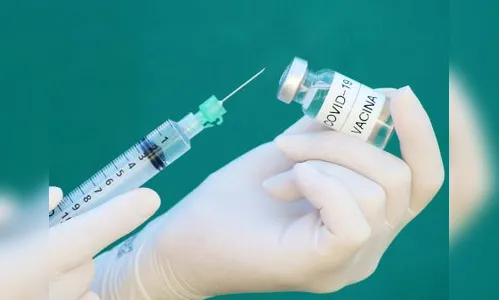 Fiocruz aposta em vacinação contra covid-19 a partir de 2021