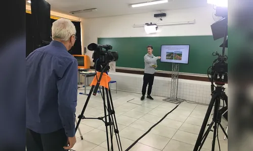 Atividades remotas do Aula Paraná retornam nesta quarta