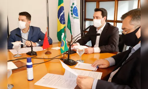 Governo fecha parceria para produzir vacina contra o Covid no Paraná