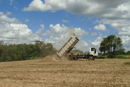 Sanepar amplia distribuição de adubo para agricultores