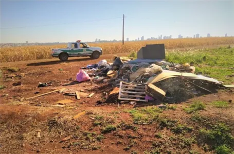 GDA localiza descarte irregular de lixo na Estrada da Mantiqueira