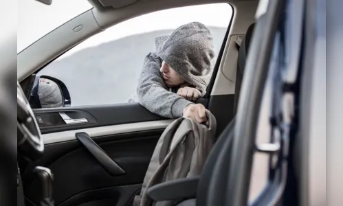 Casal deixa carro destrancado em Ivaiporã e tem celular furtado