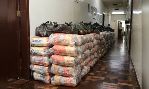 Governo repassa 25 mil toneladas de alimentos da merenda escolar