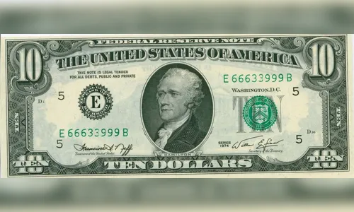 Passageiro de carro de aplicativo tem dólares roubados