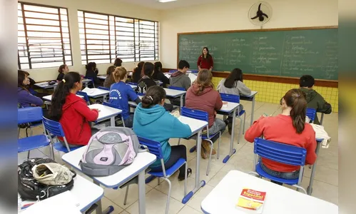 Aulas presenciais devem voltar em setembro no Paraná