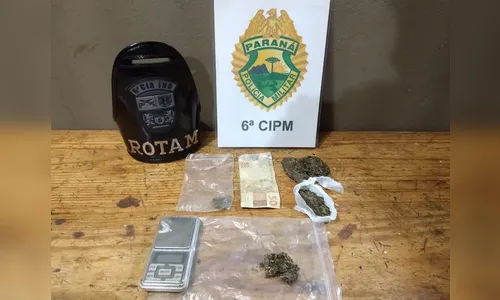PM prende suspeito de tráfico de drogas após perseguição a moto, em Ivaiporã